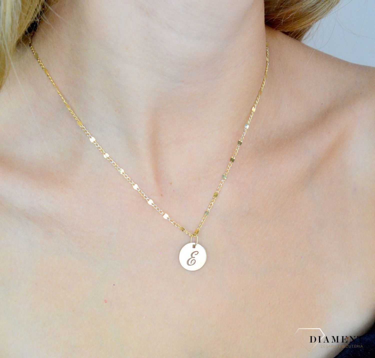 Złota zawieszka 585 literka E ZA 2128E.jpg